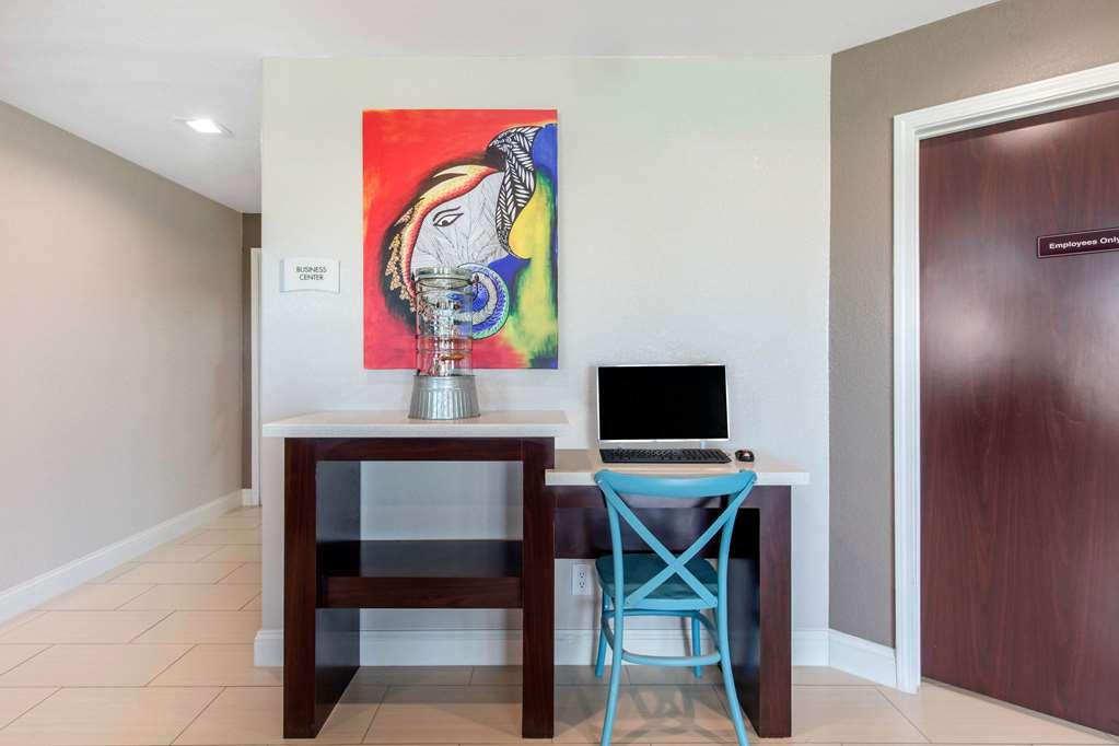 Quality Inn & Suites Port Arthur - Nederland Ανέσεις φωτογραφία